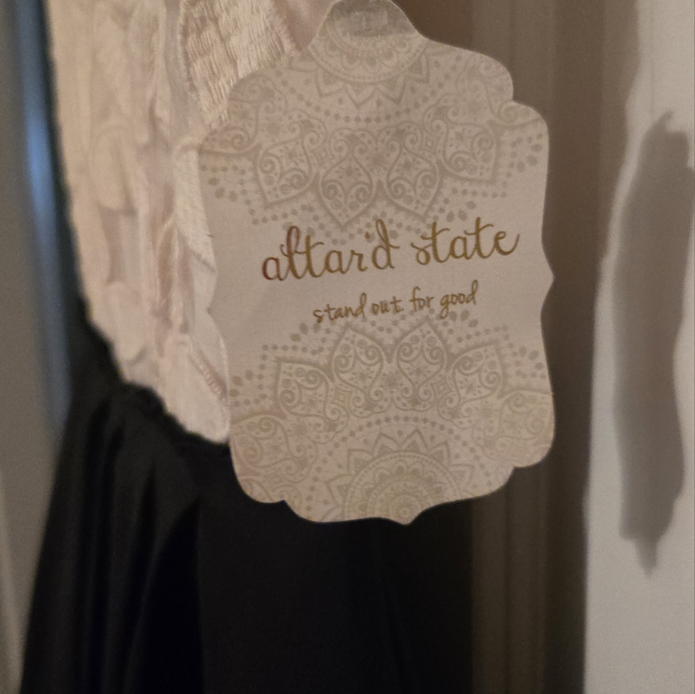 Altar'd State dress- Stunning! - Picture 3 of 8